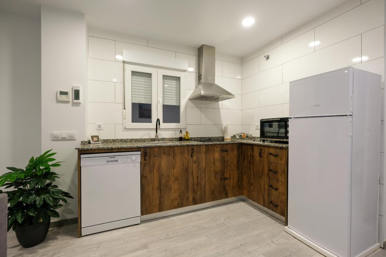 Gegant De Pedra Apartaments Adzaneta Εξωτερικό φωτογραφία