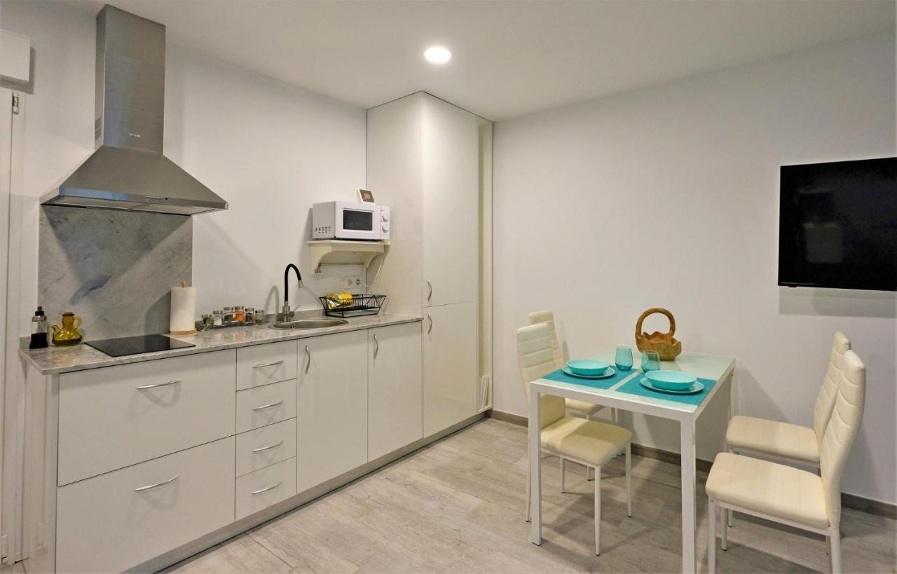 Gegant De Pedra Apartaments Adzaneta Εξωτερικό φωτογραφία