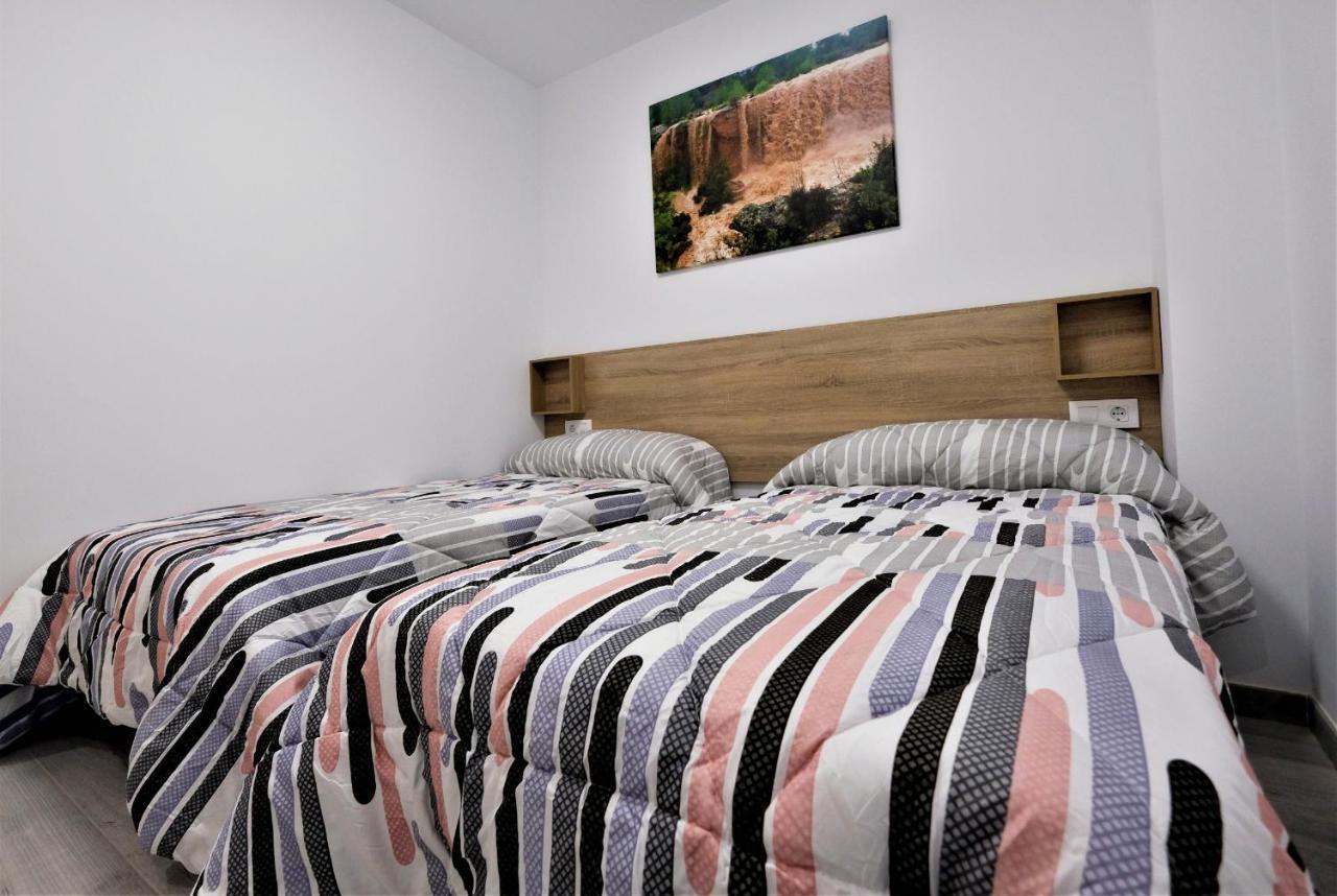 Gegant De Pedra Apartaments Adzaneta Εξωτερικό φωτογραφία