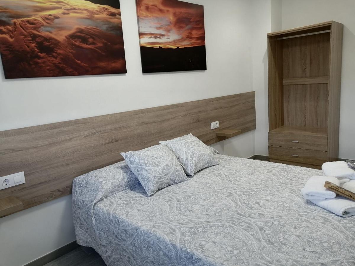 Gegant De Pedra Apartaments Adzaneta Εξωτερικό φωτογραφία