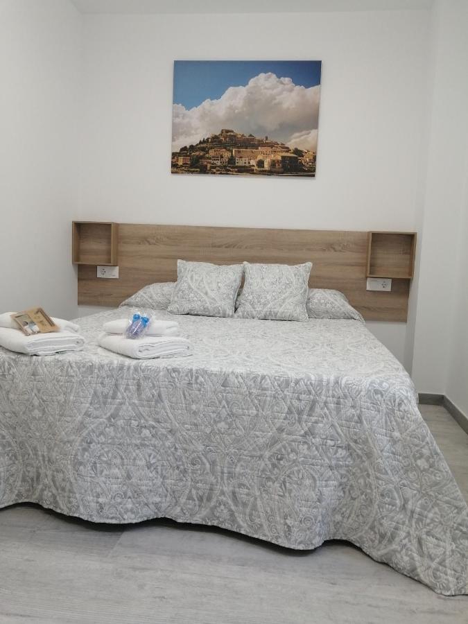 Gegant De Pedra Apartaments Adzaneta Εξωτερικό φωτογραφία