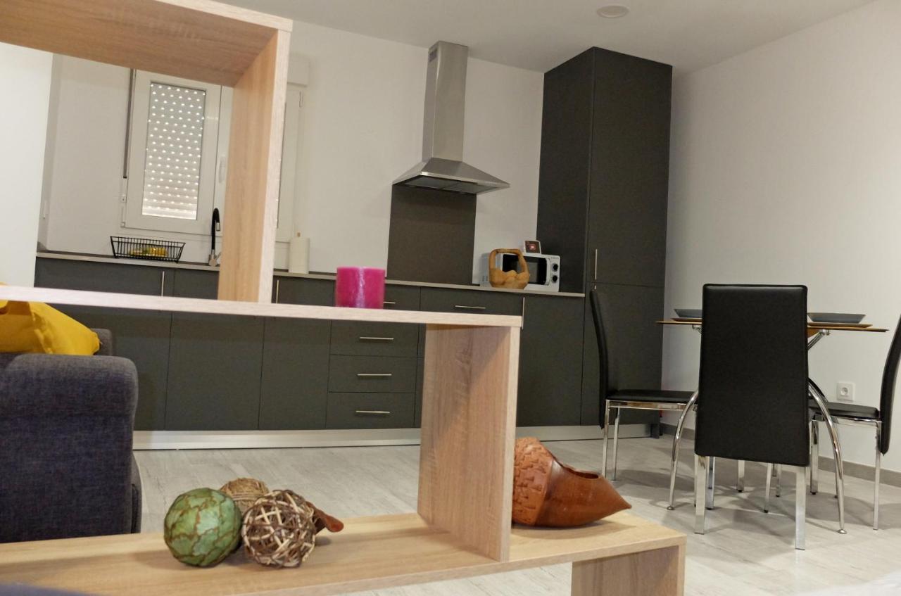 Gegant De Pedra Apartaments Adzaneta Εξωτερικό φωτογραφία