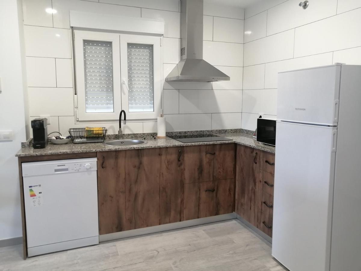 Gegant De Pedra Apartaments Adzaneta Εξωτερικό φωτογραφία