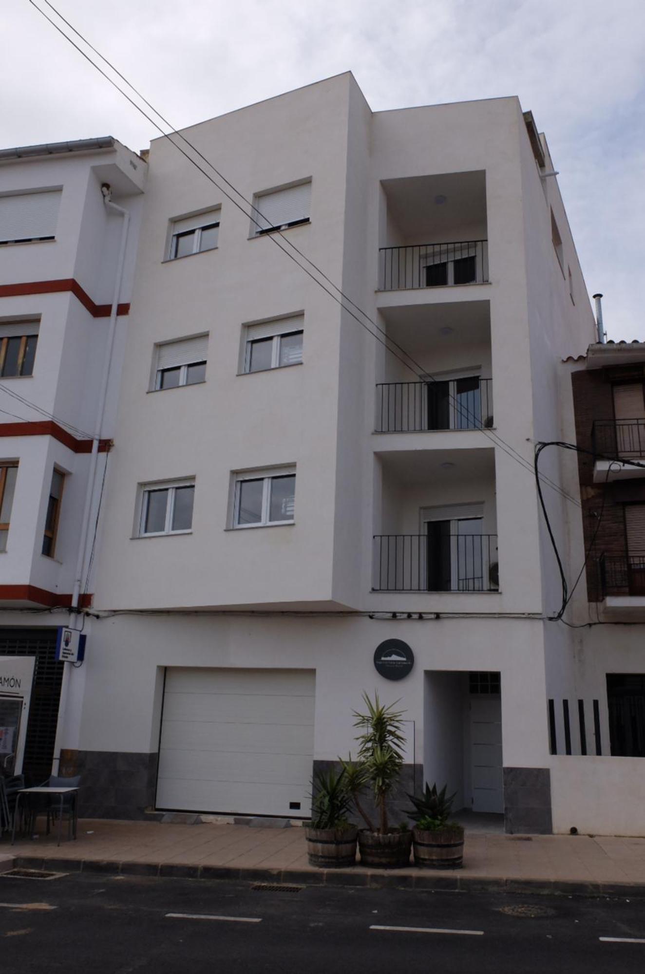Gegant De Pedra Apartaments Adzaneta Εξωτερικό φωτογραφία