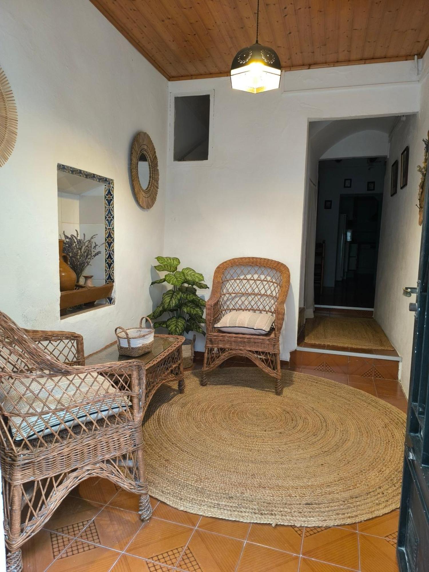 Gegant De Pedra Apartaments Adzaneta Εξωτερικό φωτογραφία