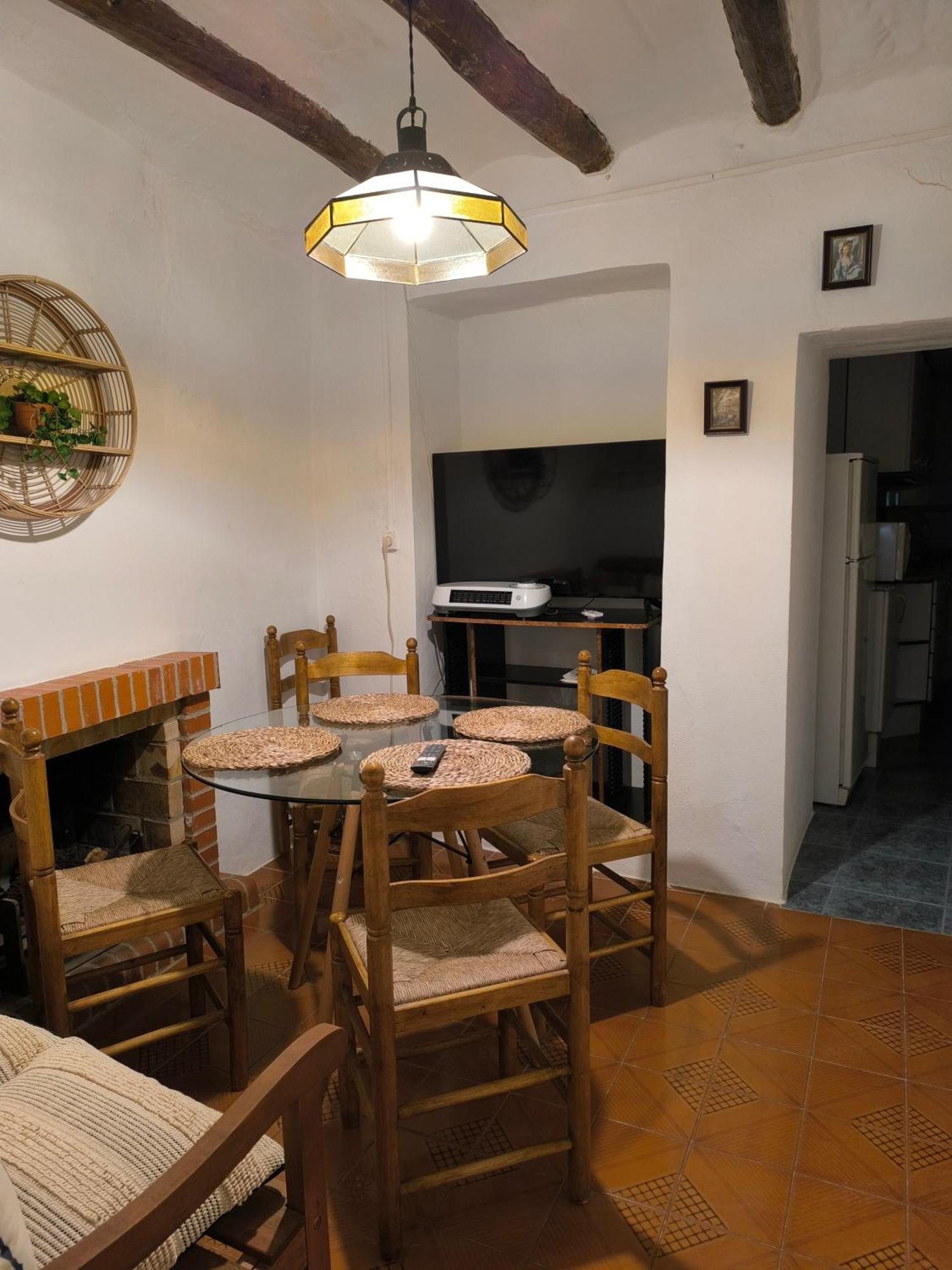 Gegant De Pedra Apartaments Adzaneta Εξωτερικό φωτογραφία