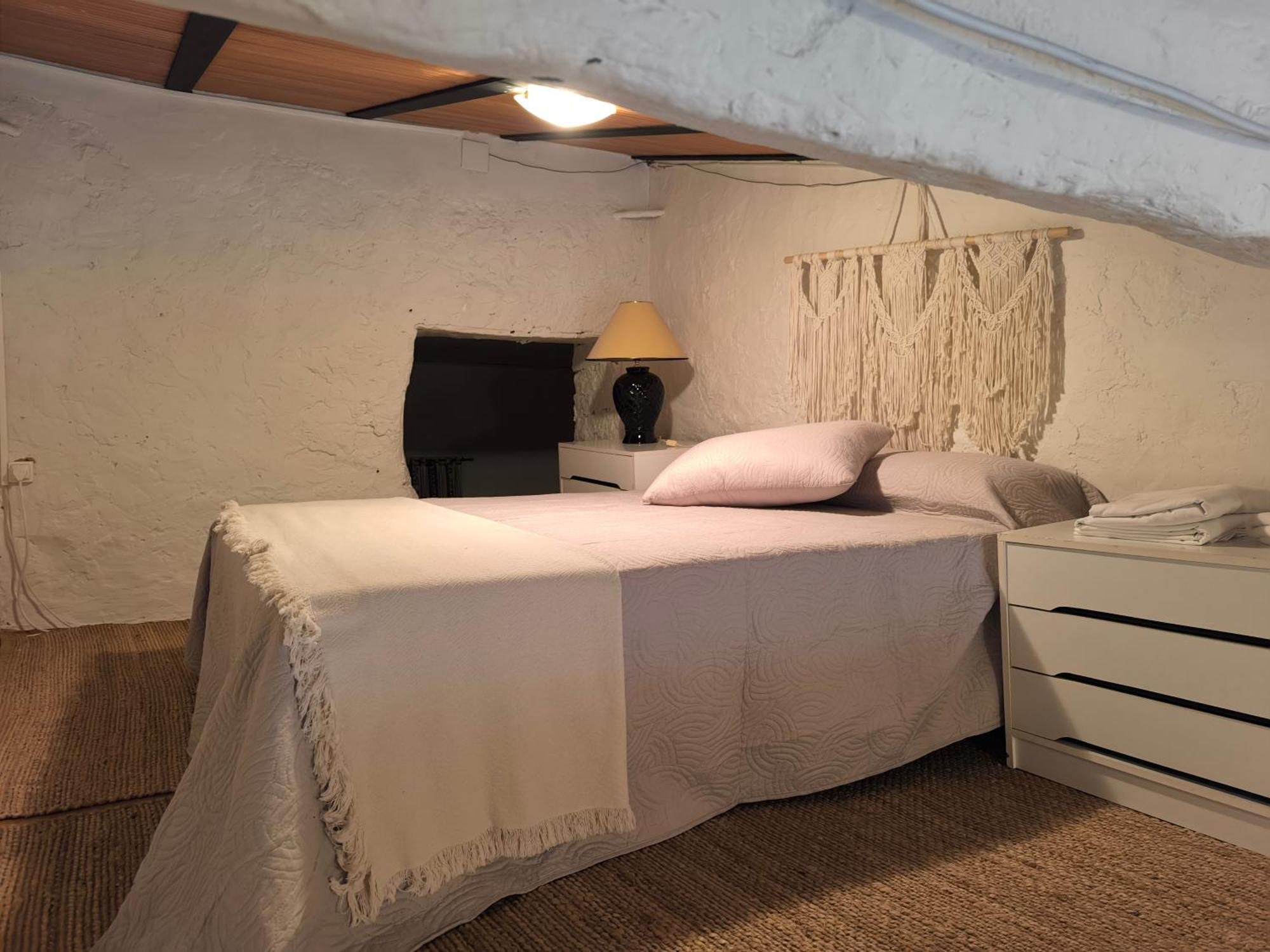 Gegant De Pedra Apartaments Adzaneta Εξωτερικό φωτογραφία