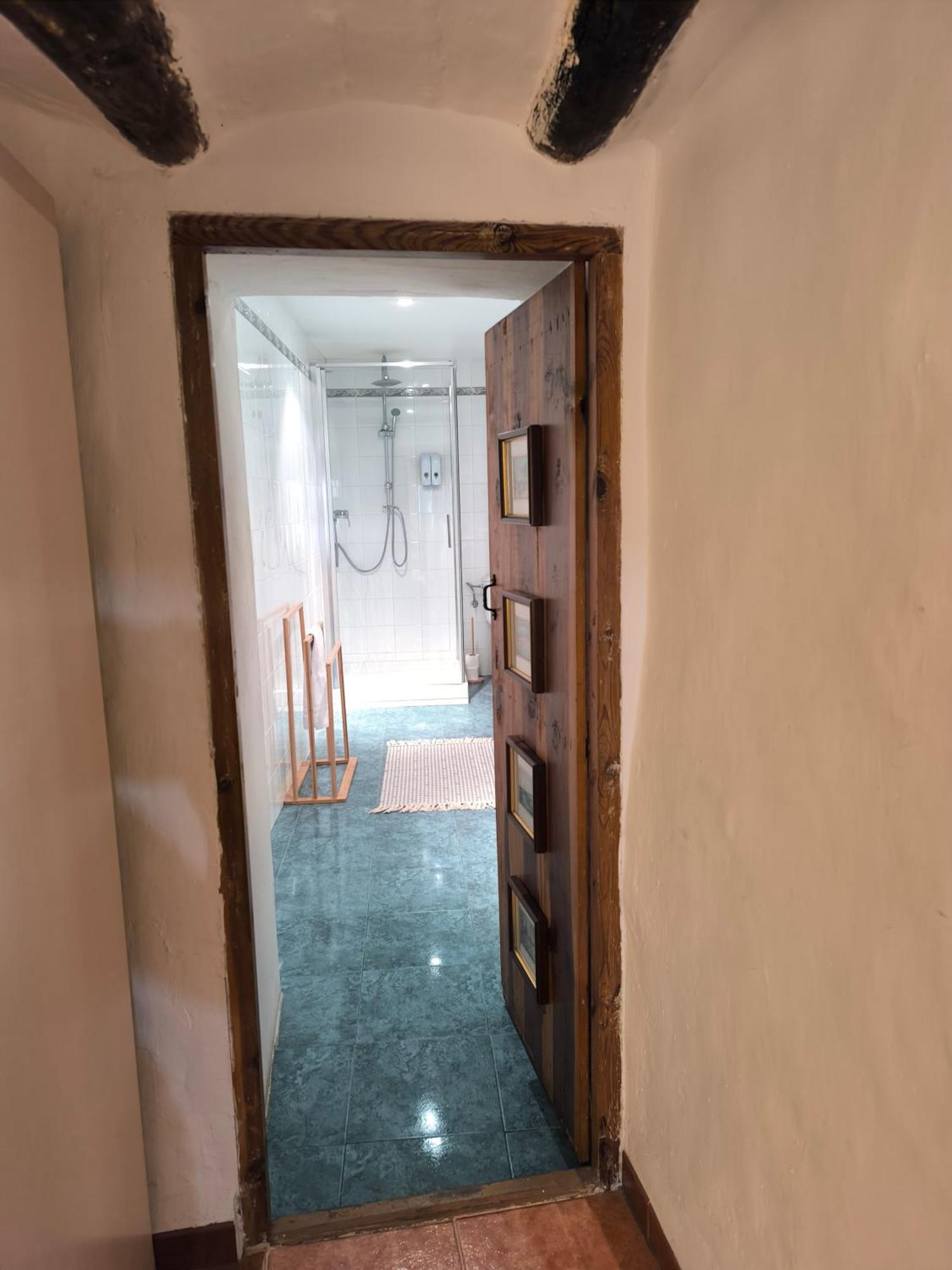 Gegant De Pedra Apartaments Adzaneta Εξωτερικό φωτογραφία