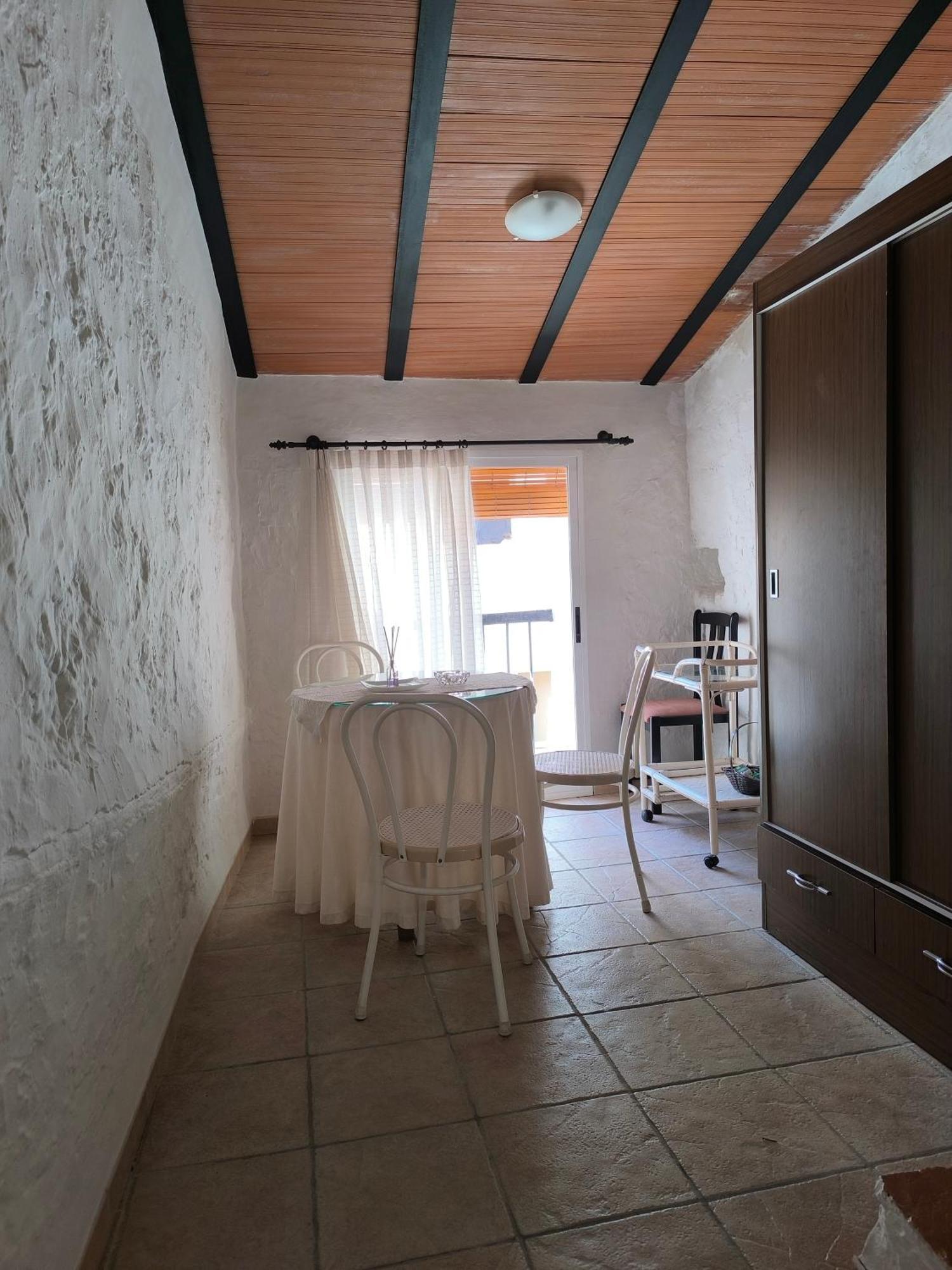 Gegant De Pedra Apartaments Adzaneta Εξωτερικό φωτογραφία